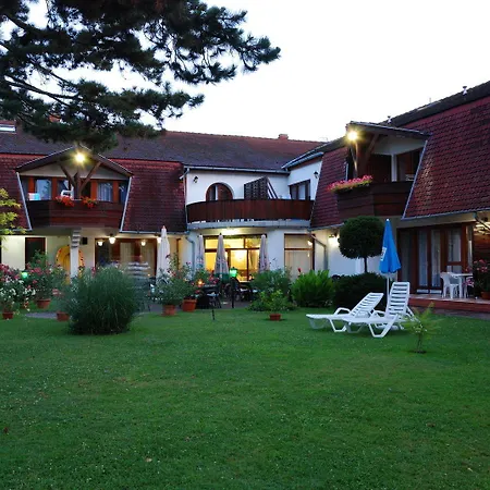 Отель Kentaur 3*