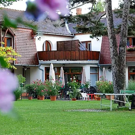 Hotel Kentaur 3*