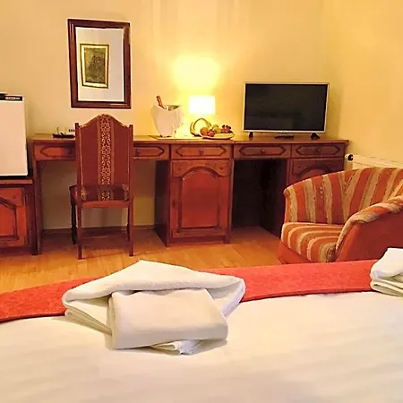 Hotel Kentaur 3*